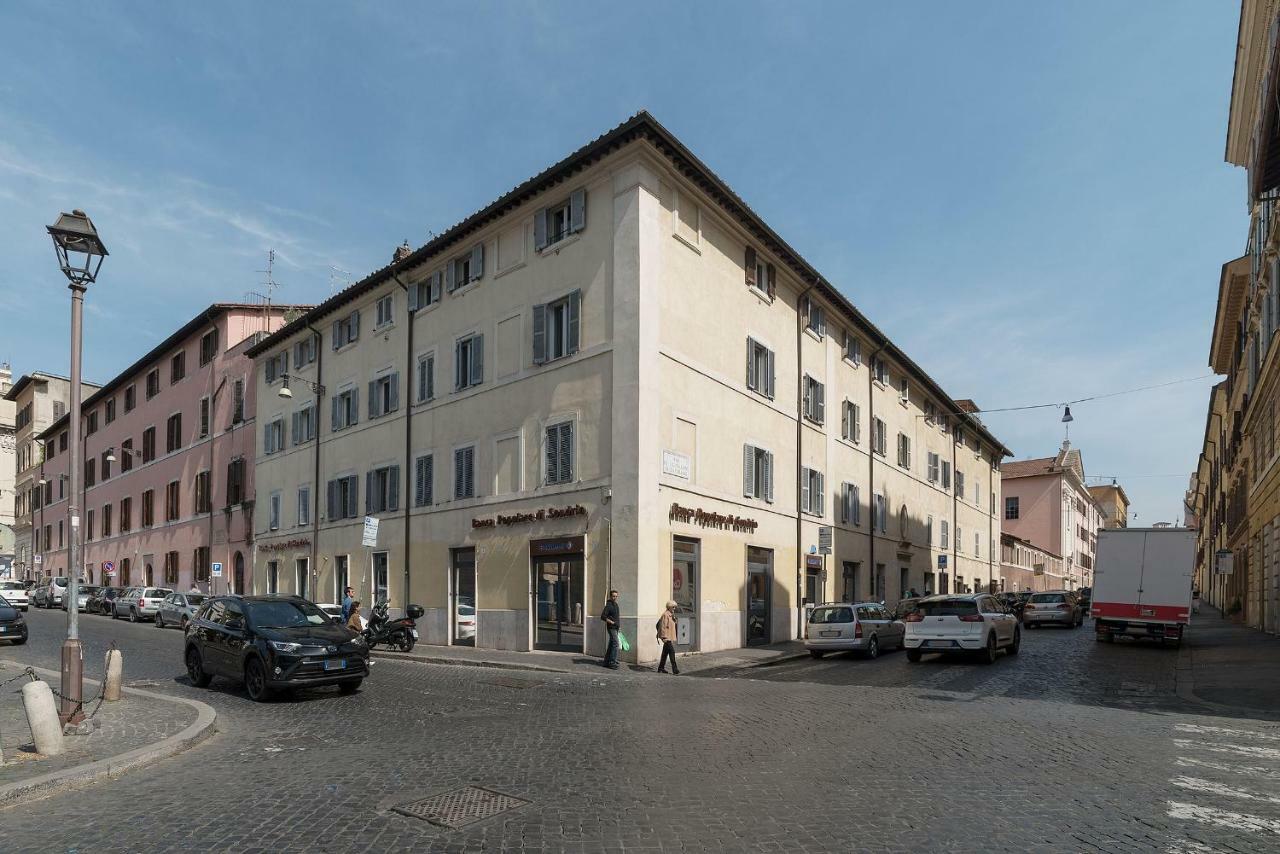 Colosseo & San Clemente Cozy Flat Rome Bagian luar foto