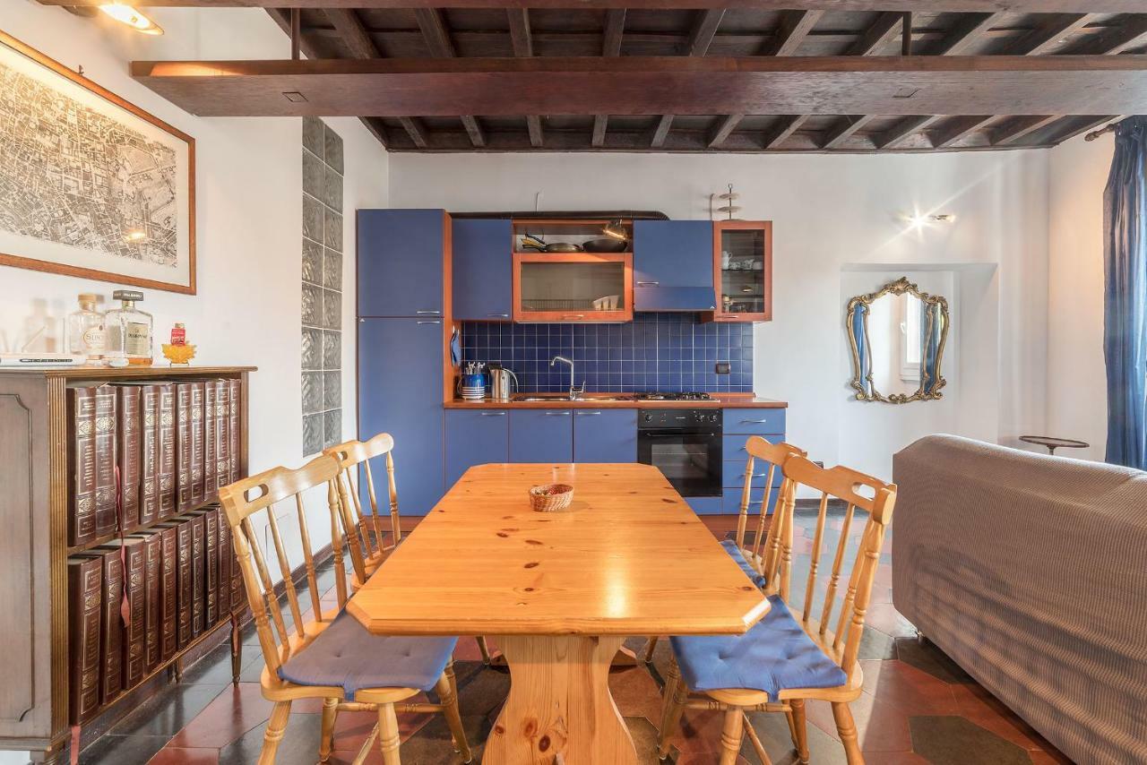 Colosseo & San Clemente Cozy Flat Rome Bagian luar foto