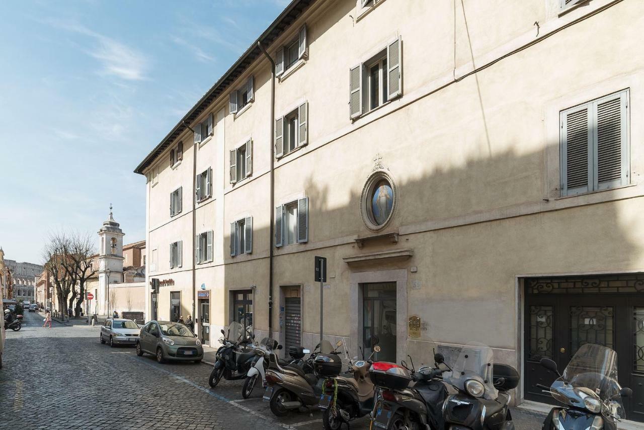 Colosseo & San Clemente Cozy Flat Rome Bagian luar foto