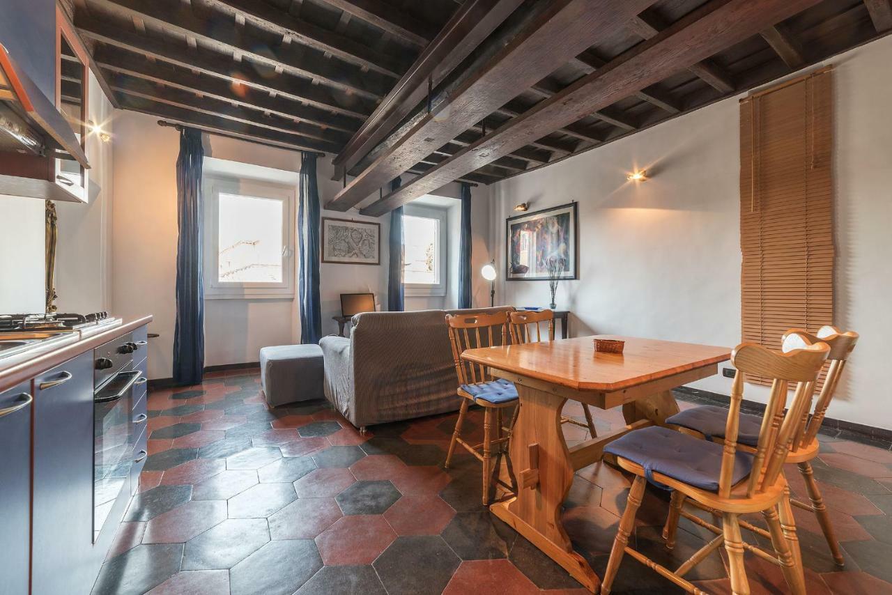 Colosseo & San Clemente Cozy Flat Rome Bagian luar foto