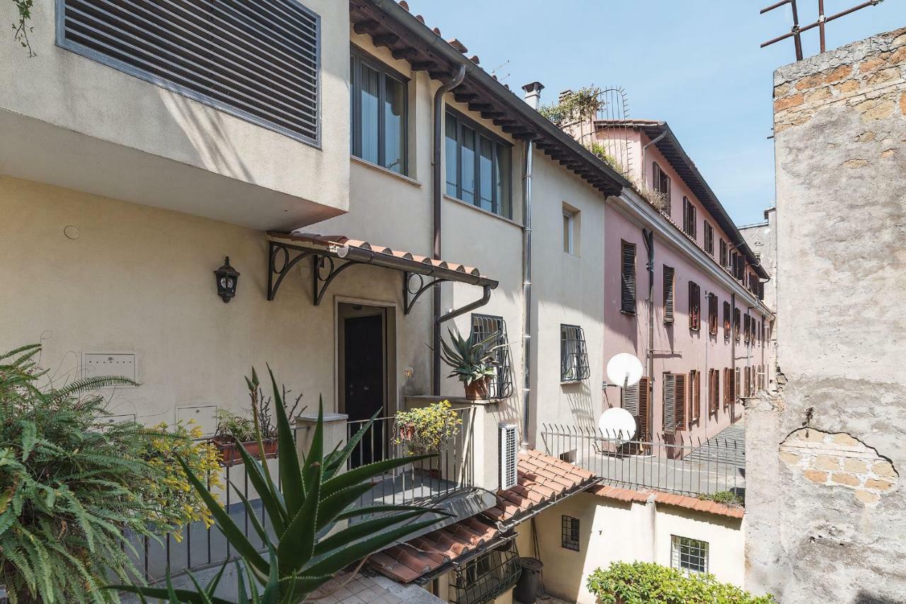 Colosseo & San Clemente Cozy Flat Rome Bagian luar foto
